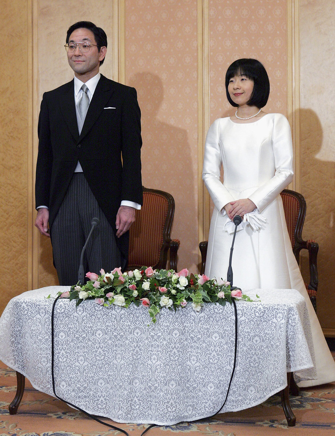Cuộc sống sau khi từ bỏ địa vị Hoàng gia để kết hôn với chàng trai thường dân của Công chúa Nhật - Ảnh 2.