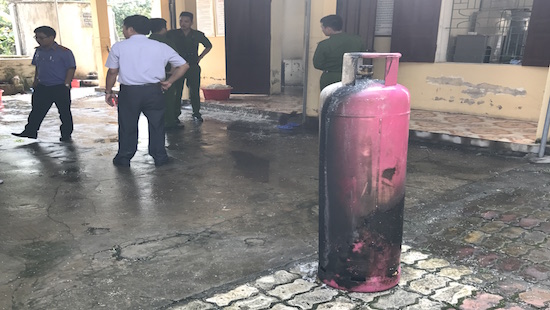 Cháy bình gas trong trường mầm non, 200 học sinh phải sơ tán - Ảnh 1.