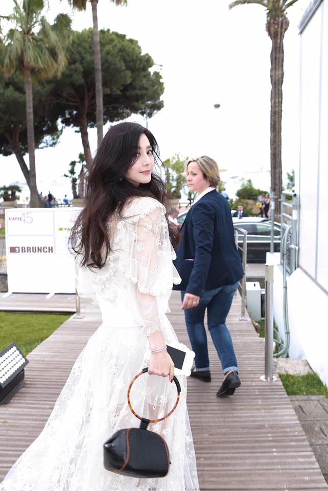 Thời trang tại Cannes của Phạm Băng Băng: lúc lên bổng lúc xuống trầm, mà thần sắc vẫn đẹp miễn chê - Ảnh 21.