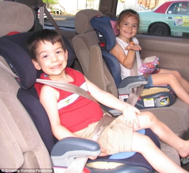 Mẹ mất con 3 tuổi trong tai nạn xe thảm khốc vì thiếu kiến thức sử dụng ghế an toàn trên ô tô cho con - Ảnh 2.