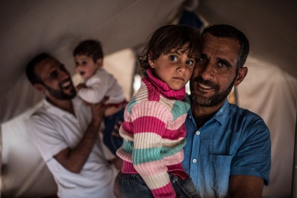 Ngày của cha: Những người cha trong cuộc chiến chống lại cái ác để bảo vệ con gái ở Iraq - Ảnh 2.