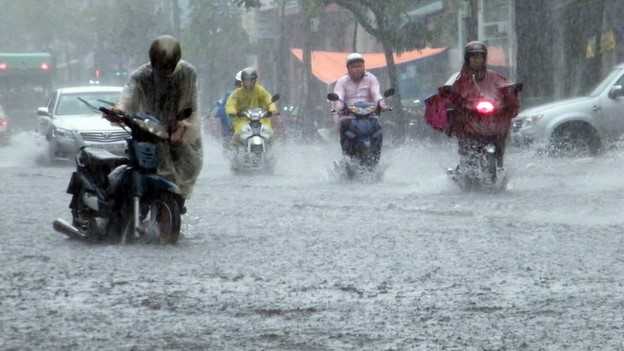 Dự báo thời tiết hôm nay (20.6): Mưa dông mạnh ở Bắc Bộ, Hà Nội ngập lụt - Ảnh 1.
