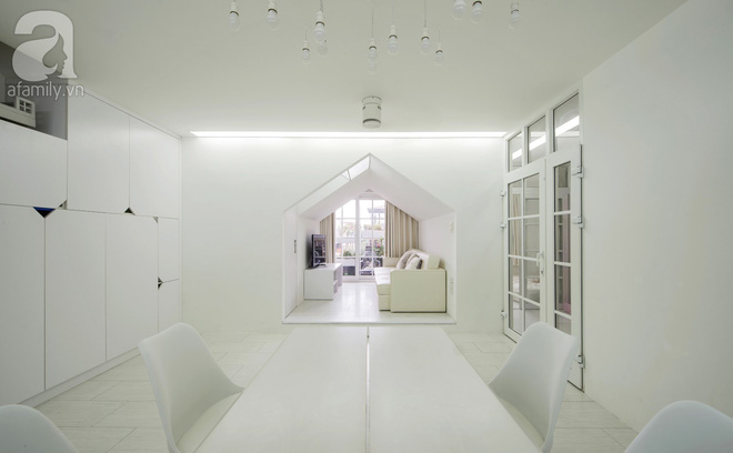 Căn hộ 65m² trắng tinh khôi ở Hà Nội do chính chàng KTS 8x thiết kế cho gia đình mình - Ảnh 6.