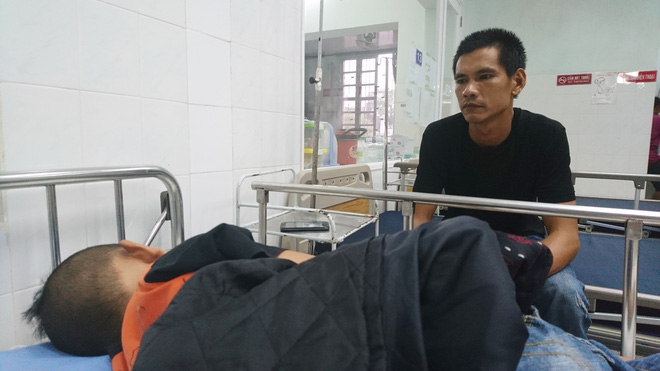 Tai nạn liên hoàn tại Sài Gòn: bố một mình chăm con nằm viện, để đứa lớn và đứa út tự trông nhau - Ảnh 8.