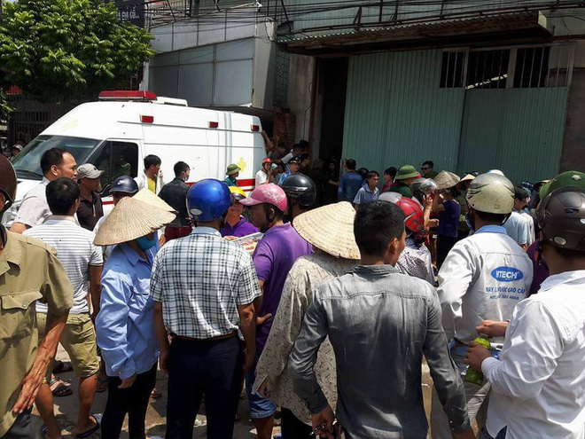 Hà Nội: Cháy lớn tại xưởng làm bánh cạnh quốc lộ 32, đã có thương vong do nạn nhân mắc kẹt bên trong - Ảnh 7.