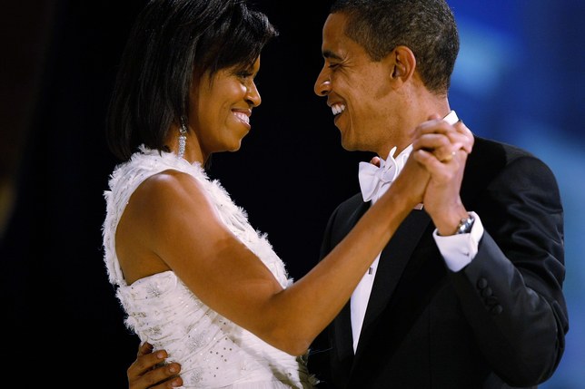 Gửi thiệp mời cưới cho ông Obama, có thể bạn sẽ nhận được điều bất ngờ - Ảnh 1.