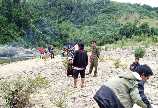 Nam sinh viên chết đuối ngay trước mặt, anh trai bất lực đứng nhìn - Ảnh 1.