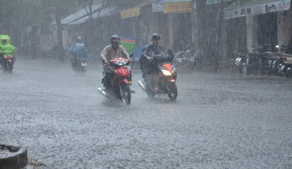 Dự báo thời tiết 16/8: Hà Nội, Sài Gòn mưa to - Ảnh 1.
