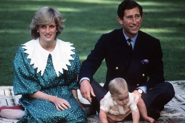 Những khoảnh khắc tố cáo sự suy sụp và tương lai bất hạnh của Công nương Diana lần đầu được tiết lộ - Ảnh 8.