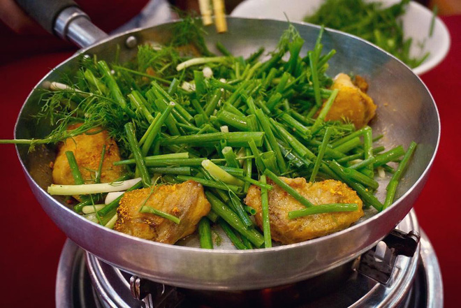 8 món ăn dân dã khách Tây hay rỉ tai nhau nhất định phải nếm khi đến Hà  Nội - Ảnh 11.