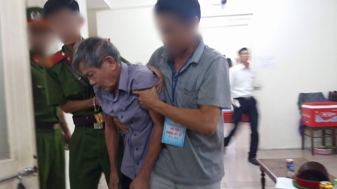 Cụ ông 79 tuổi hiếp dâm bé gái 3 tuổi ở Hà Nội nhận mức án 8 năm tù, bồi thường 33 triệu đồng - Ảnh 5.