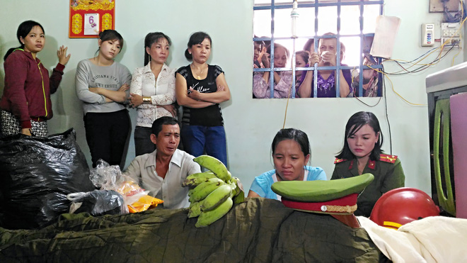 Mẹ chiến sĩ chữa cháy hi sinh khi đang dập lửa ở Sài Gòn: “Nó còn chưa kịp đặt tên cho con” - Ảnh 7.