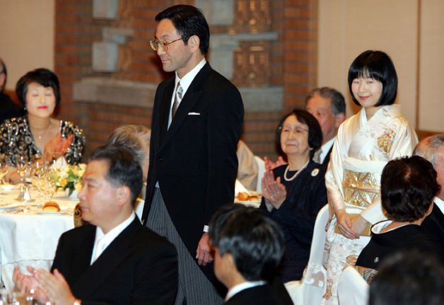 Ngôn tình hoàng gia Nhật: 3 nàng công chúa sẵn sàng từ bỏ tước vị vì tình yêu - Ảnh 2.