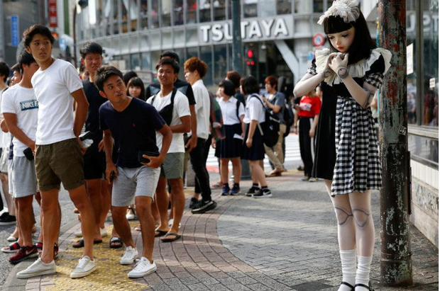 Chân dung búp bê sống tại Nhật Bản: Khi ranh giới giữa người và búp bê gần như bị xóa nhòa - Ảnh 1.