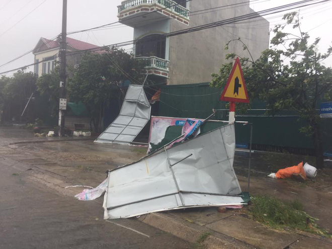 7 người thương vong ở Quảng Bình, 2 tàu chìm ở Quảng Ninh, Nghệ An - Hà Tĩnh tan hoang sau bão - Ảnh 41.