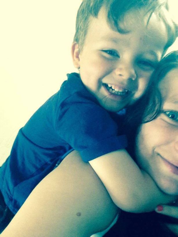 Gãi trầy vết thủy đậu, bé trai 3 tuổi bất ngờ qua đời trong sự thương xót của gia đình - Ảnh 3.