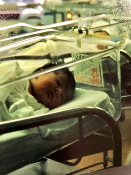 Cái kết bất ngờ vào 27 năm sau của hai đứa trẻ sinh cùng ngày cùng tháng cùng năm tại cùng một bệnh viên - Ảnh 3.