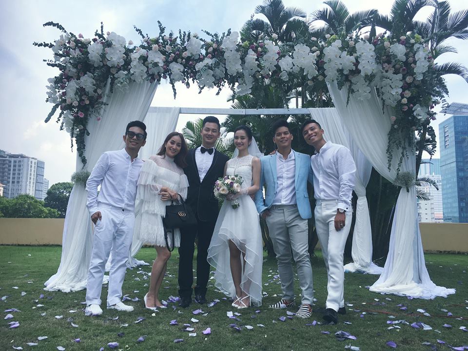 Ca sĩ Đức Tuấn bí mật tổ chức đám cưới cùng cô dâu xinh đẹp? - Ảnh 1. Ca sĩ Đức Tuấn bí mật tổ chức đám cưới cùng cô dâu xinh đẹp? - Ảnh 1.