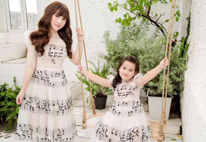 Hội bạn thân 8 nàng hot mom Sài Gòn, cô nào cũng giàu cũng xinh khiến chị em ngưỡng mộ - Ảnh 20.