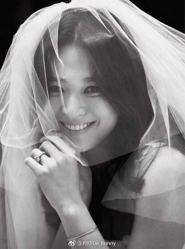 Hé lộ ảnh cưới chính thức của Song Joong Ki và Song Hye Kyo chụp tại Mỹ - Ảnh 2.