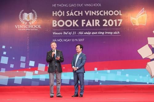 Vinschool Book Fair 2017 đón nhà văn dành cho tuổi teen nổi tiếng thế giới - Ảnh 1.