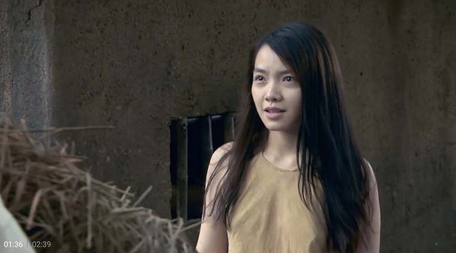 Thí sinh Hoa hậu Hoàn vũ lúng túng nói tiếng Anh; Phim Việt gây tranh cãi vì diễn viên không mặc nội y - Ảnh 3.