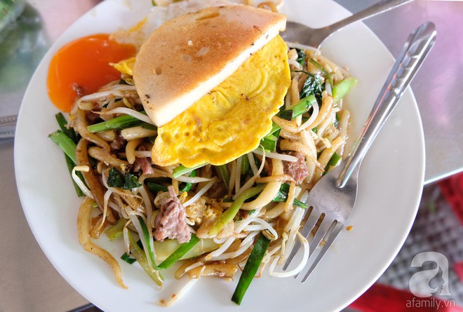 Những món ăn đường phố chỉ nhìn thôi đã ứa nước miếng thèm thuồng của Campuchia - Ảnh 2.