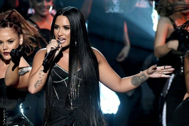 Demi Lovato gây thích thú khi thẳng thừng vỗ mặt những kẻ kỳ thị người béo phì - Ảnh 5.