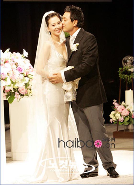 Chuyện tình 12 năm của nữ hoàng quảng cáo Kim Nam Joo và quý ông từng qua một đời vợ Kim Seung Woo - Ảnh 2.