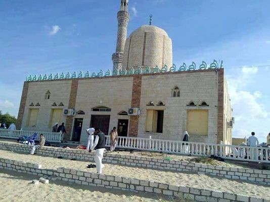 Thảm sát kinh hoàng tại đền thờ Hồi giáo, 235 người thiệt mạng - Ảnh 1.
