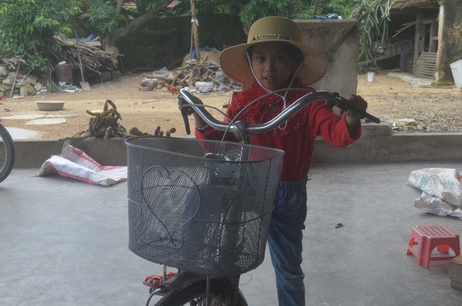 2 đời vợ, 2 chân bị cắt cụt, nguồn sống của người đàn ông này gói gọn ở cô con gái nhỏ - Ảnh 3. 2 đời vợ, 2 chân bị cắt cụt, nguồn sống của người đàn ông này gói gọn ở cô con gái nhỏ - Ảnh 3.