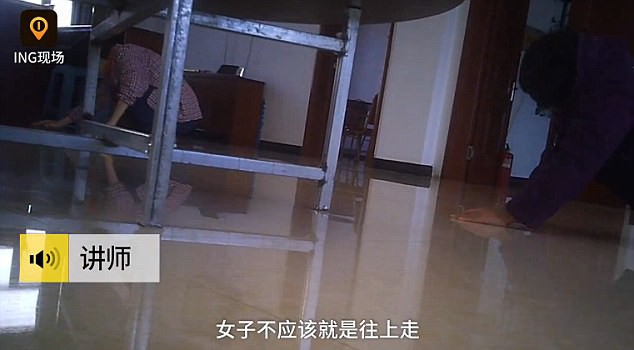 Trường học Trung Quốc gây tranh cãi khi bắt học viên khấu đầu nhận tội vì xem phim khiêu dâm và lười làm việc nhà - Ảnh 3.