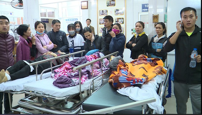 Bắc Ninh: Sập ban công trường tiểu học, 13 học sinh nhập viện, trong đó 1 bé bị chấn thương sọ não - Ảnh 1.