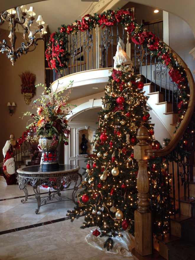 Những kiểu trang trí phòng khách đậm chất Giáng sinh nhìn đã thấy an lành - Ảnh 2.