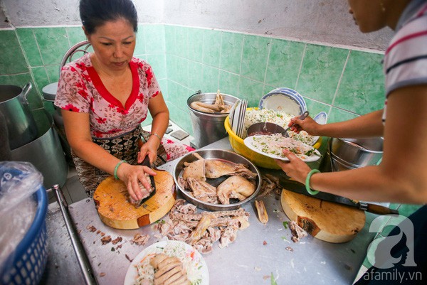 3 quán ăn Sài Gòn có tốc độ bán hàng nhanh như điện xẹt, nếu không canh giờ là hẹn quay lại lần sau - Ảnh 2.