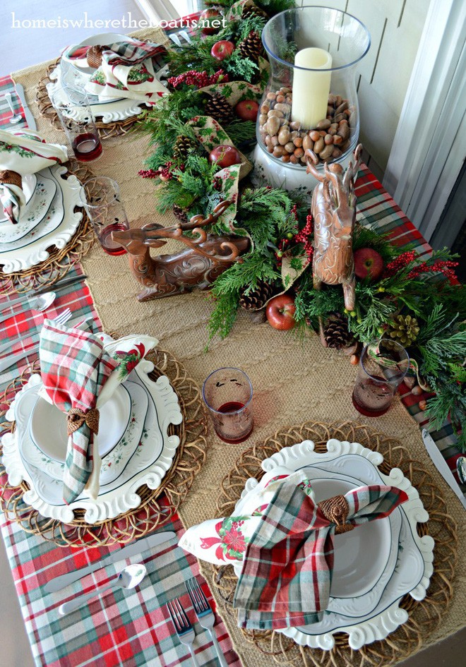 Trang trí bàn ăn thật lung linh và ấm cúng cho đêm Giáng sinh an lành - Ảnh 2.