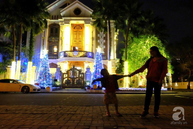 Cận kề Noel ở Sài Gòn: Nơi có “tuyết rơi” lung linh, nơi chi bạc triệu trang trí giáng sinh - Ảnh 6.