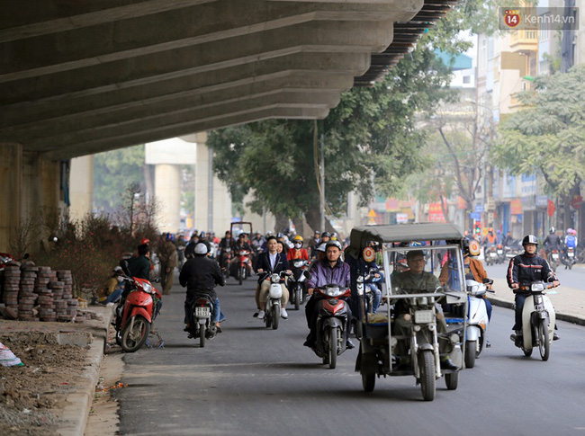 Cận cảnh đoàn tàu đường sắt Cát Linh - Hà Đông đang đóng gói, chuẩn bị vận chuyển về nước - Ảnh 12.