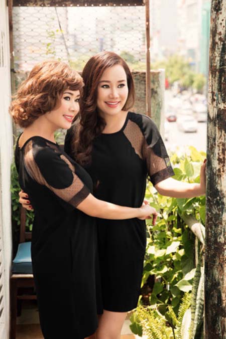 Phát hờn vì nhan sắc mẹ sao Việt xinh trẻ chẳng kém cạnh con gái - Ảnh 4. Phát hờn vì nhan sắc mẹ sao Việt xinh trẻ chẳng kém cạnh con gái - Ảnh 4.