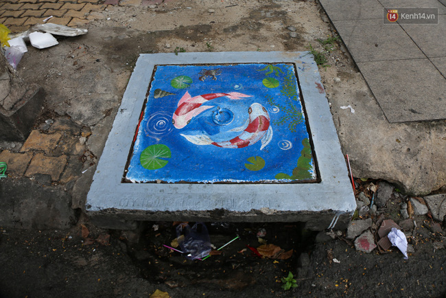 Nhìn những bức tranh trên nắp cống ở Sài Gòn đẹp như thế này, không ai nỡ xả rác nữa! - Ảnh 13.