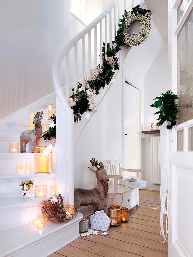 Ý tưởng trang trí cầu thang đơn giản mà lung linh để đón Giáng sinh đang tới gần - Ảnh 14.