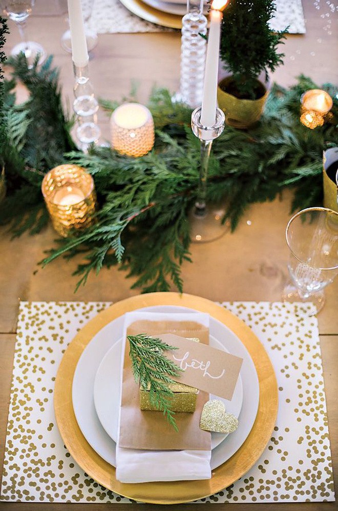 Trang trí bàn ăn thật lung linh và ấm cúng cho đêm Giáng sinh an lành - Ảnh 14.