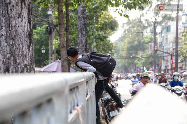 Chóng mặt vì đi bộ trên vỉa hè bị rào chắn như mê cung ở bệnh viện Chợ Rẫy Sài Gòn - Ảnh 16.