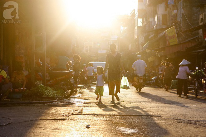 Những khoảnh khắc xinh xắn khiến người ta yêu hơn mùa thu Hà Nội - Ảnh 18.