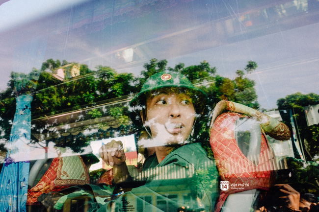Nước mắt, nụ cười và những khoảnh khắc xúc động ngày tân binh ở Sài Gòn lên đường nhập ngũ - Ảnh 18.