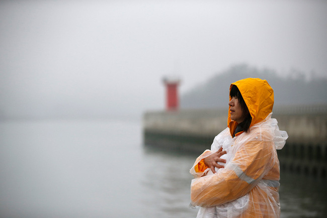 Loạt hình ám ảnh trong thảm kịch chìm phà Sewol cướp đi sinh mạng của gần 300 học sinh ở Hàn Quốc 3 năm trước - Ảnh 18.