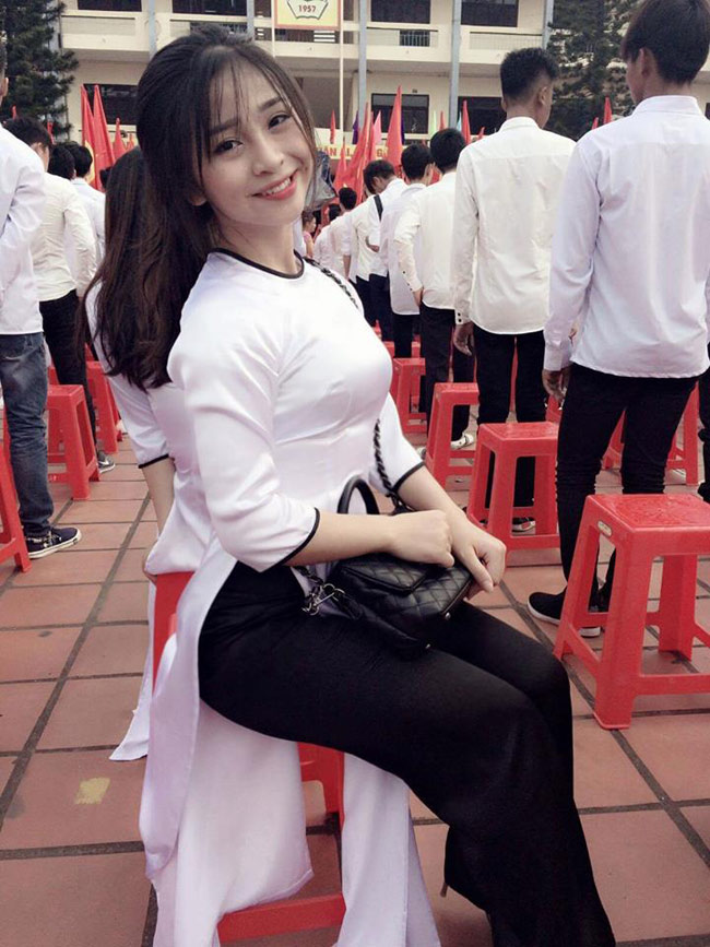 Mướt mát mồ hôi nhưng hot girl múa côn vẫn sexy quá đỗi - Ảnh 18.