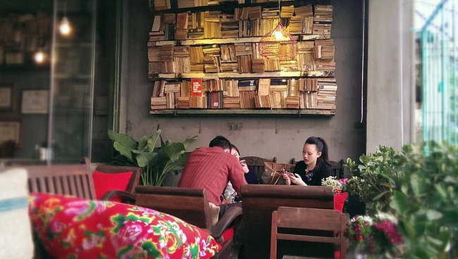 15 quán cà phê vừa đẹp, vừa chất bán xuyên Tết ở Hà Nội, Sài Gòn - Ảnh 3.