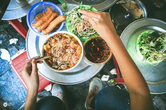 9 quán bún giá mềm cho bữa sáng ngon tuyệt ở Hà Nội - Ảnh 13.