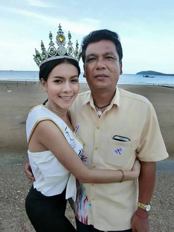 Tuổi thơ thiếu thốn tình cảm của Hoa hậu 19 tuổi người Thái Lan qua đời vì tai nạn giao thông - Ảnh 3.